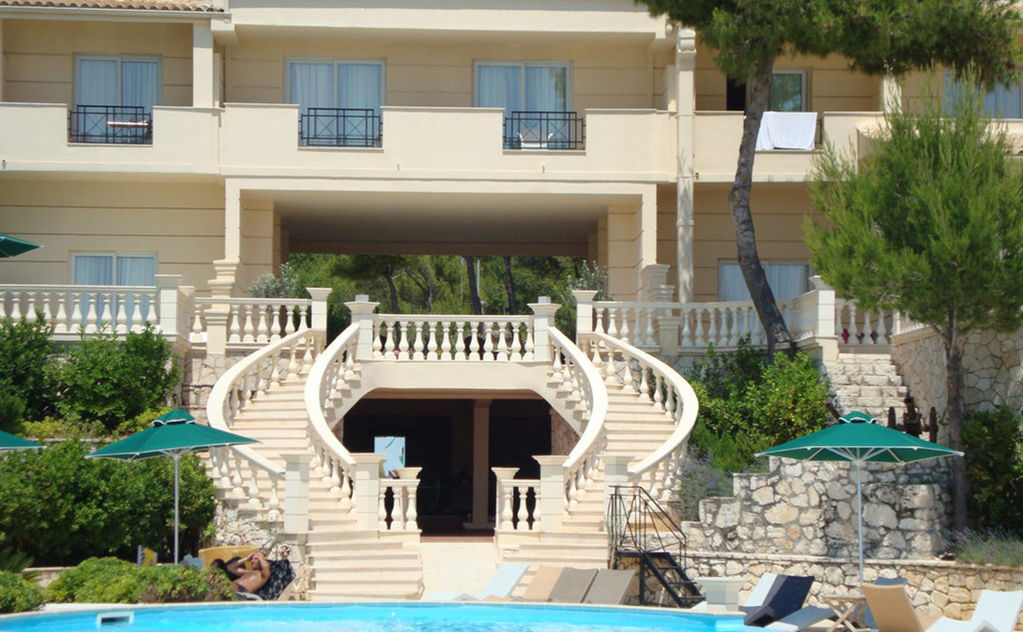 Mabely grand cheap hotel kampi zante